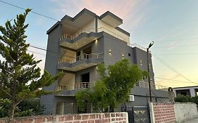 Mico'S Apartments