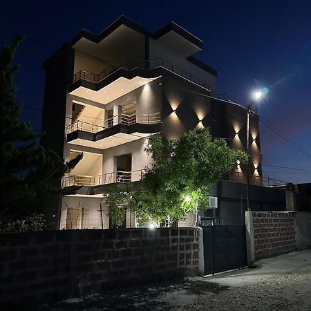 Mico'S Apartments Vlorë Esterno foto
