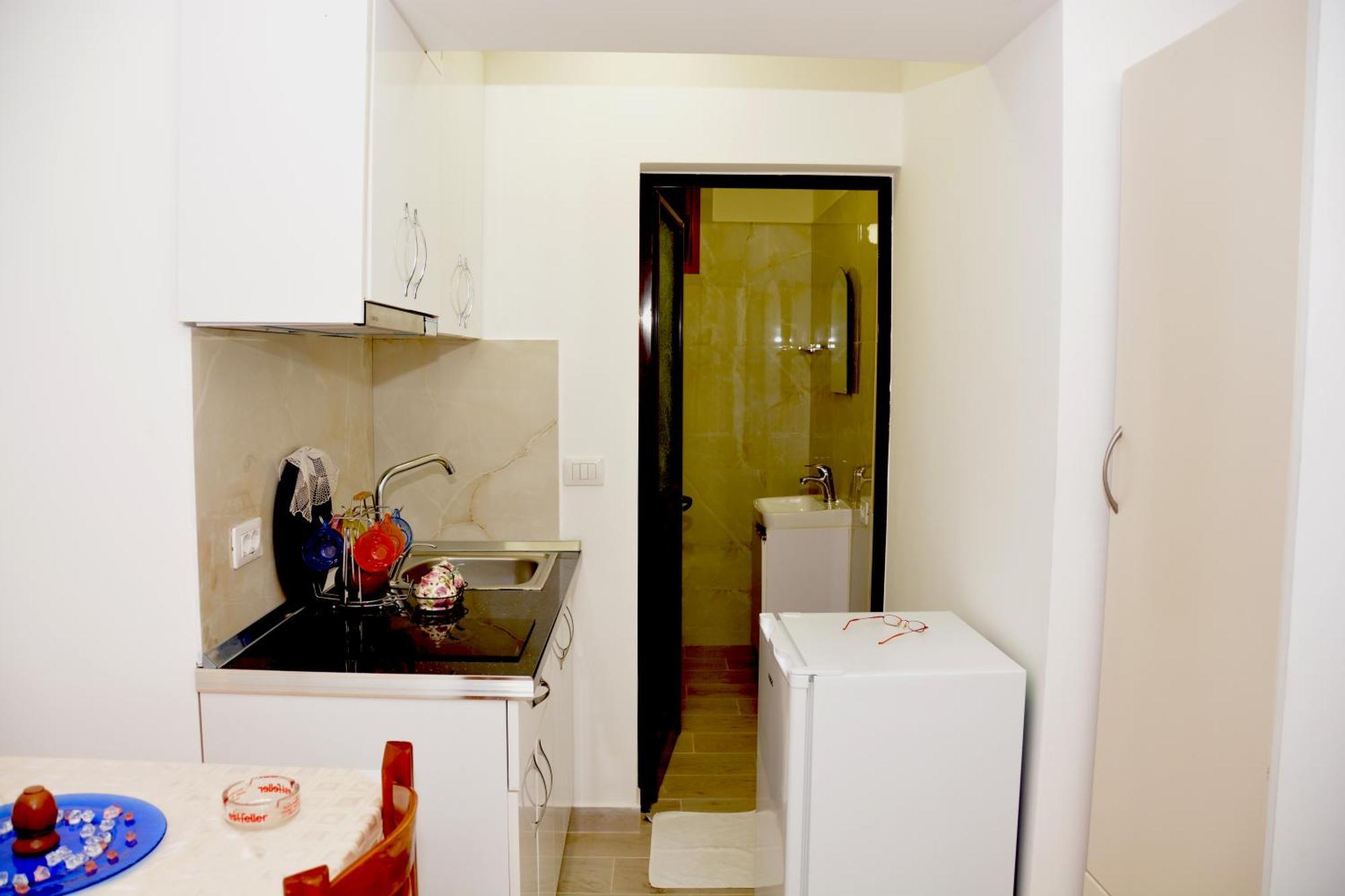 Mico'S Apartments Vlorë Esterno foto
